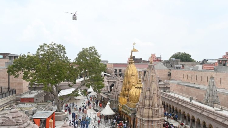 Kashi Vishwanath Dham Witnessed Helicopter Showering Flowers, Delighting Shiva Devotees