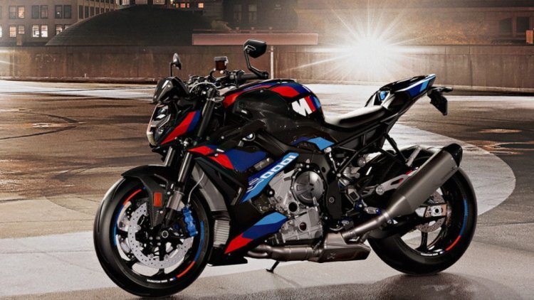 BMW M 1000 R Review: Price, Images, Colors, Specifications & More